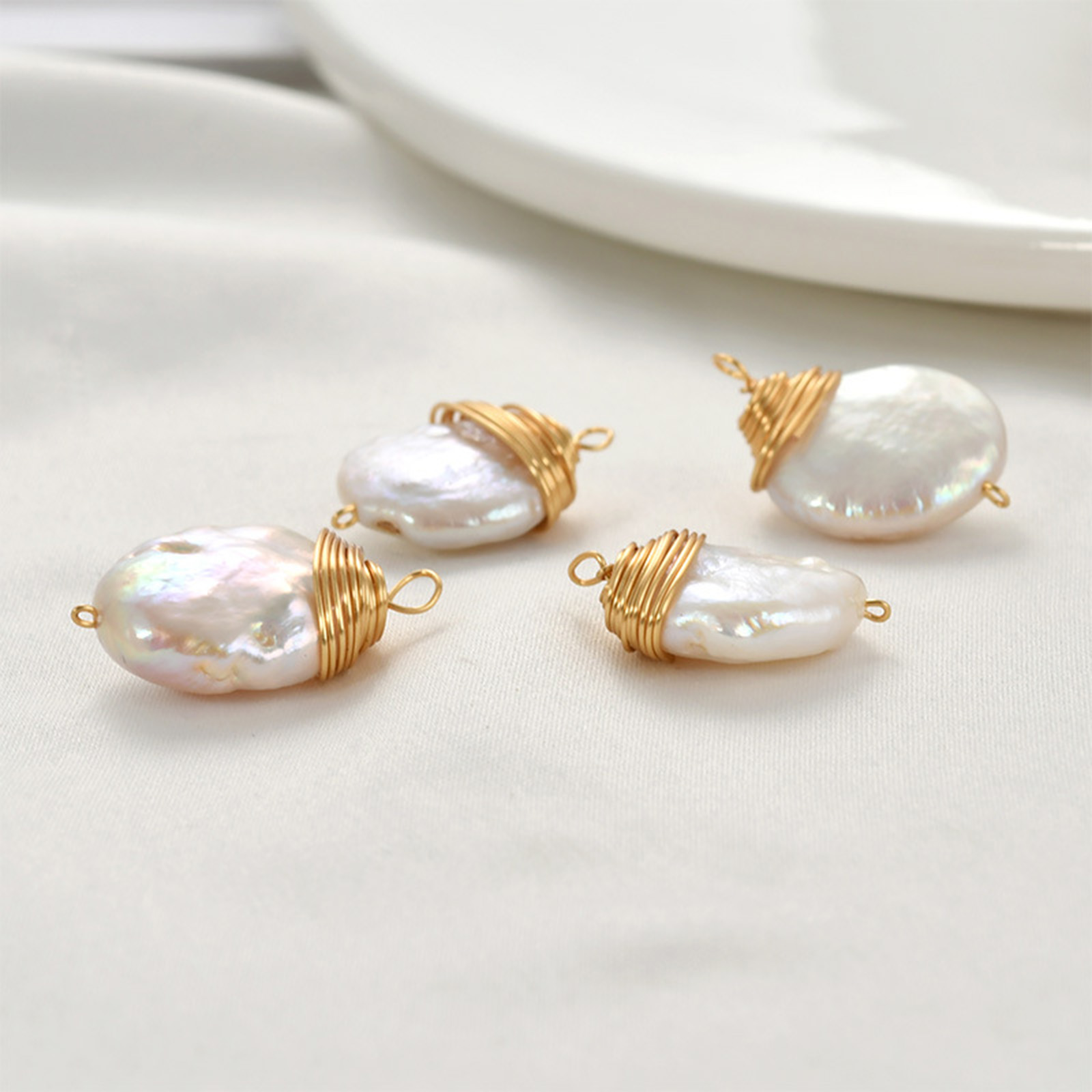 여성용 황동 참 골드 컬러 와이어 래핑 화이트 바로크  - Women'S Fashion Earrings 리뷰 및 가격
