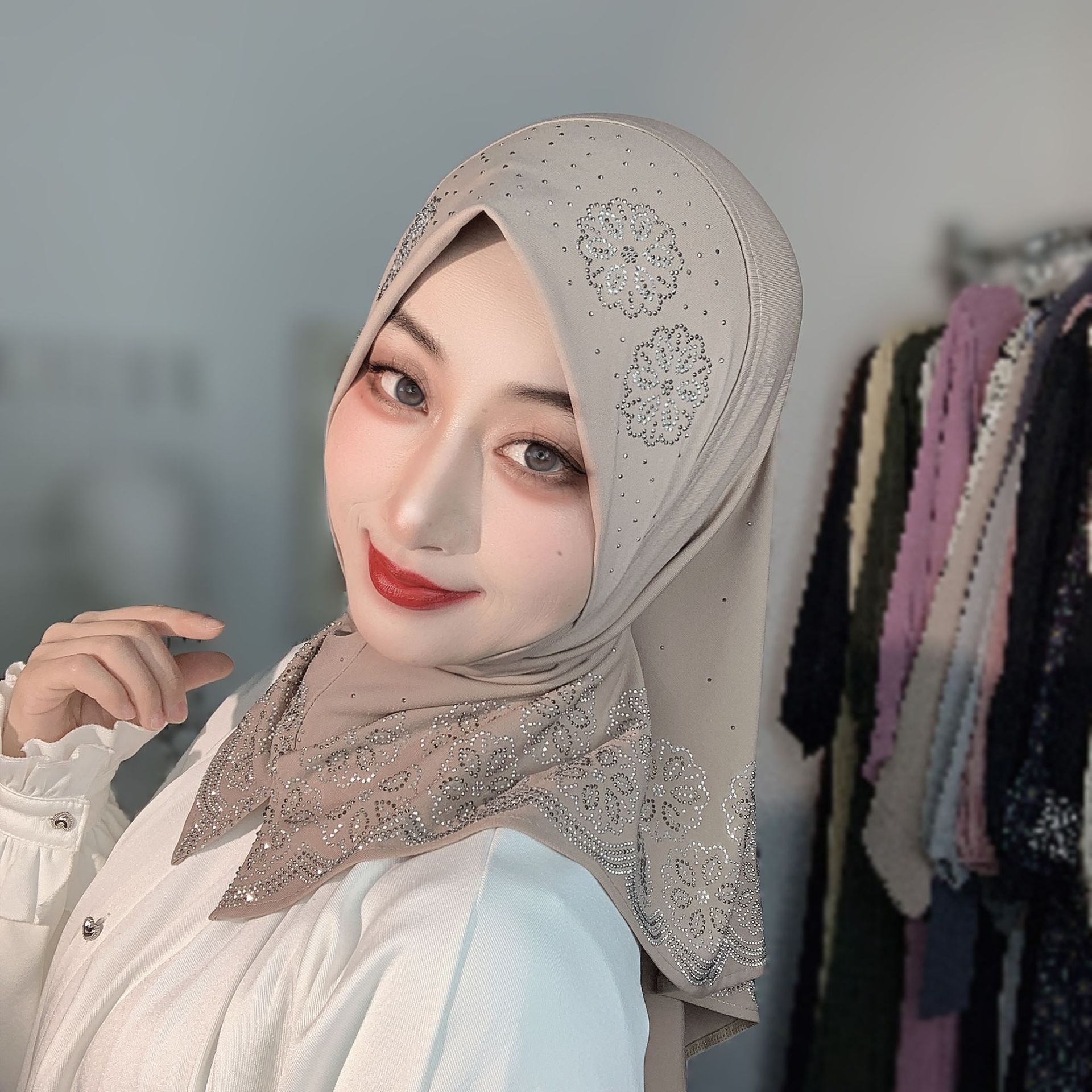 레디 투 웨어 무슬림 히잡 여성용 라인스톤 플로럴 디자 - Women Fashion Designer 리뷰 및 가격