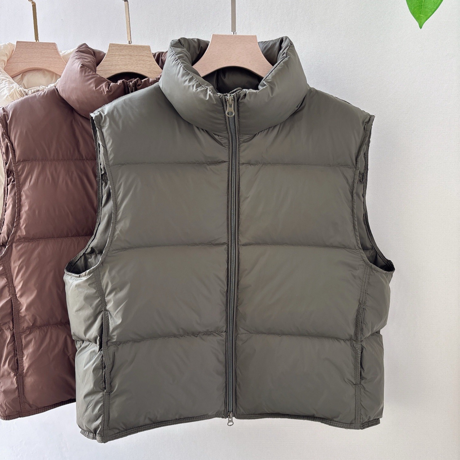 겨울 짧은 다운 민소매 조끼 여성 따뜻한 스탠드 칼라  - Women'S Fashion Quilted Jacket 리뷰 및 가격